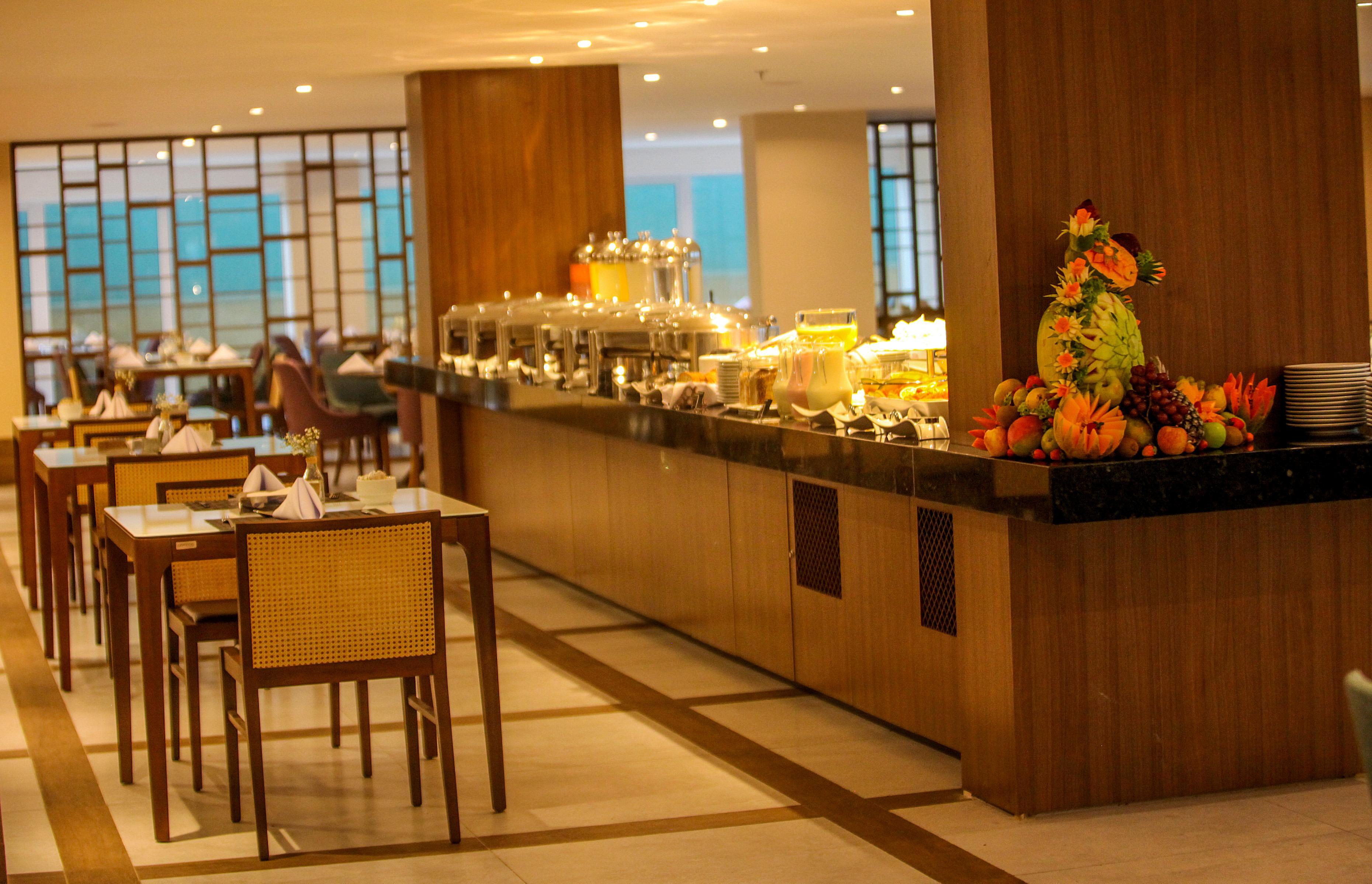 Gran Mareiro Hotel Fortaleza  Exteriör bild The buffet at the hotel