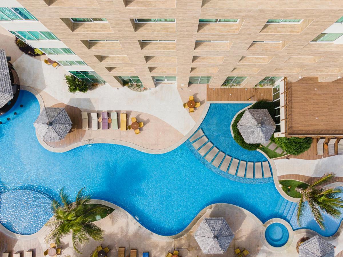 Gran Mareiro Hotel Fortaleza  Exteriör bild The pool at the hotel
