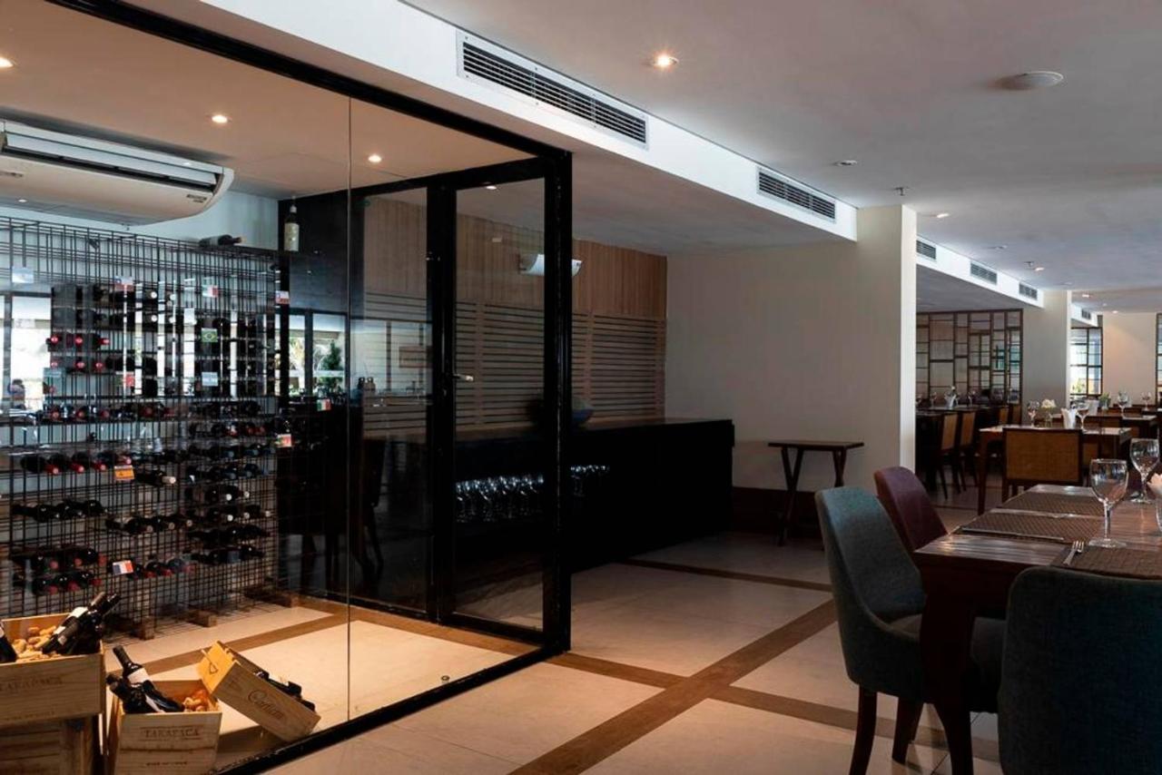Gran Mareiro Hotel Fortaleza  Exteriör bild The restaurant's wine cellar