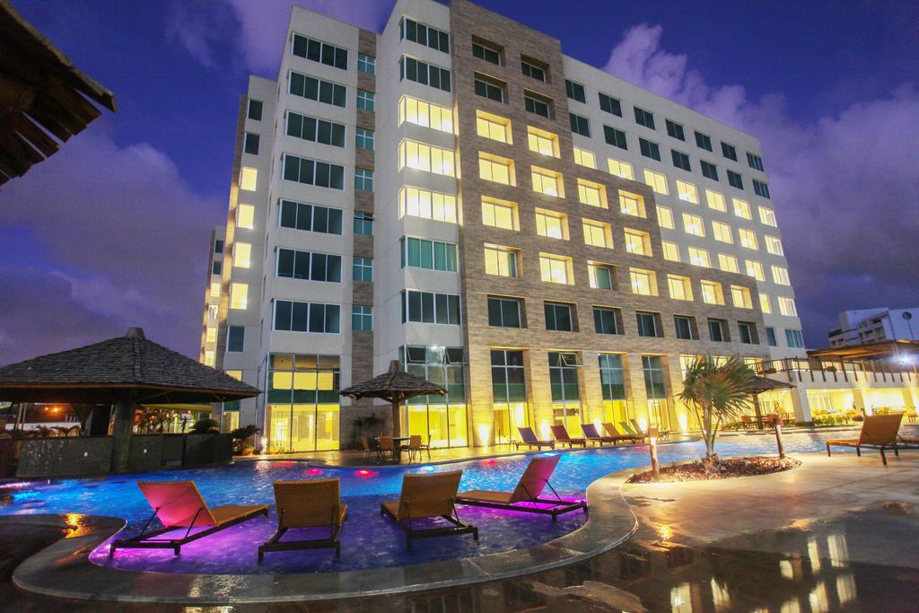Gran Mareiro Hotel Fortaleza  Exteriör bild The hotel at night