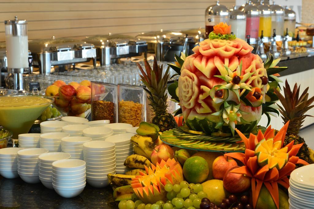 Gran Mareiro Hotel Fortaleza  Exteriör bild Fruit carving